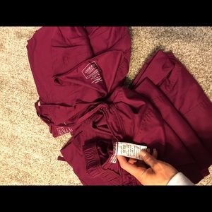 Wine colored scrub set x3